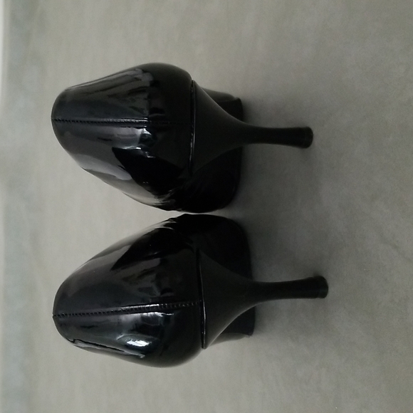 👠 PATENT LEATHER PUMPS 👠 - Picture 3 of 8